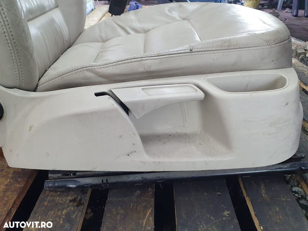 Scaun pasager dreapta fata 1k4881106kk 83115690300 Skoda Octavia 2 [2 - 5