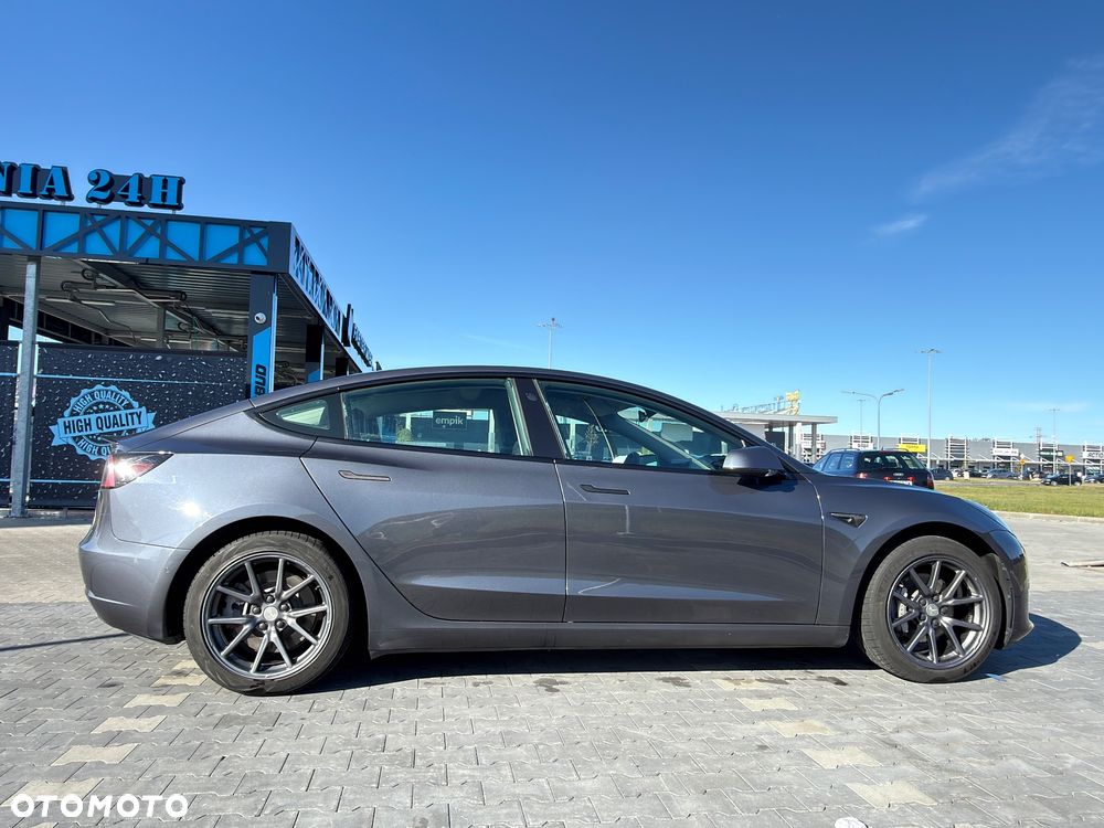 Tesla Model 3 Standard Range Plus - 9