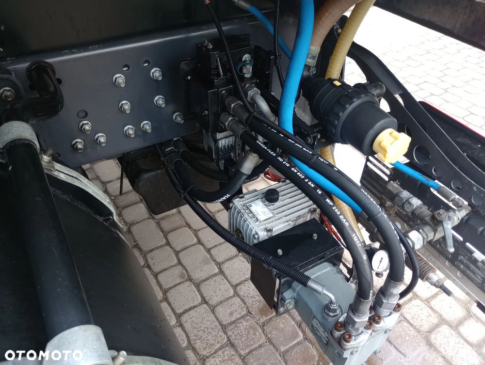 Renault D18 280 WIDE Zamiatarka Zoeller Semat  *2018* - 15