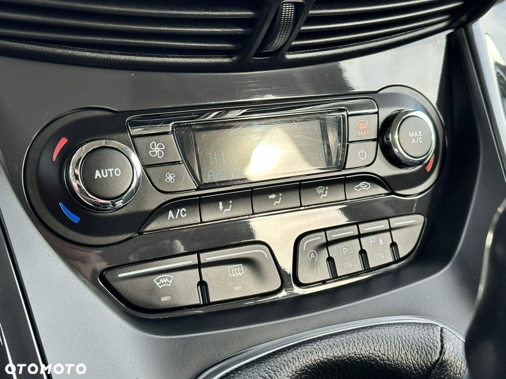 Ford Kuga 1.6 EcoBoost 2x4 Titanium - 22