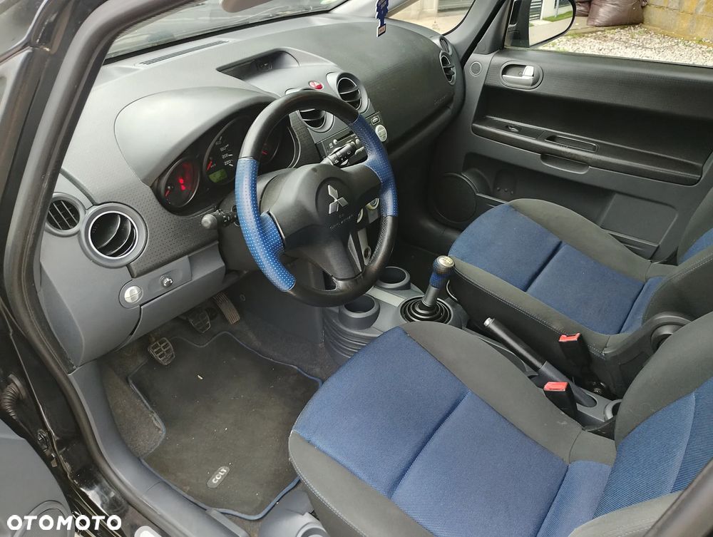 Mitsubishi Colt - 16