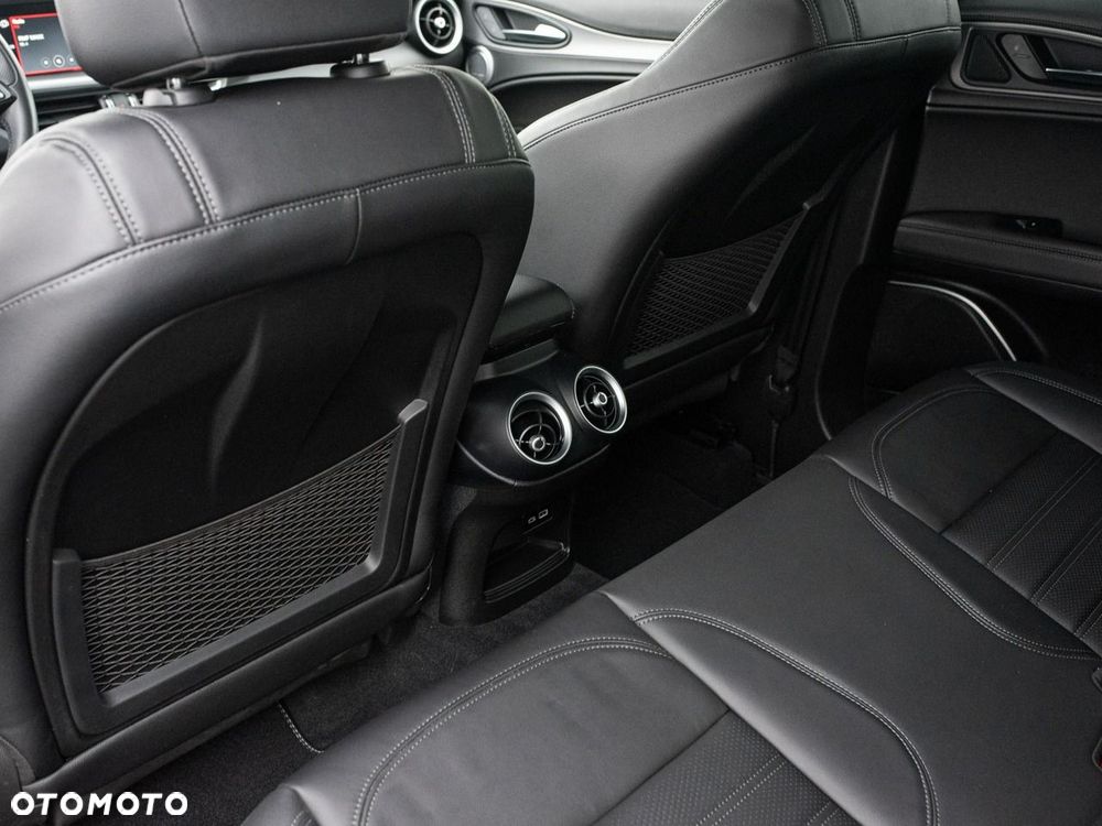 Alfa Romeo Stelvio - 27