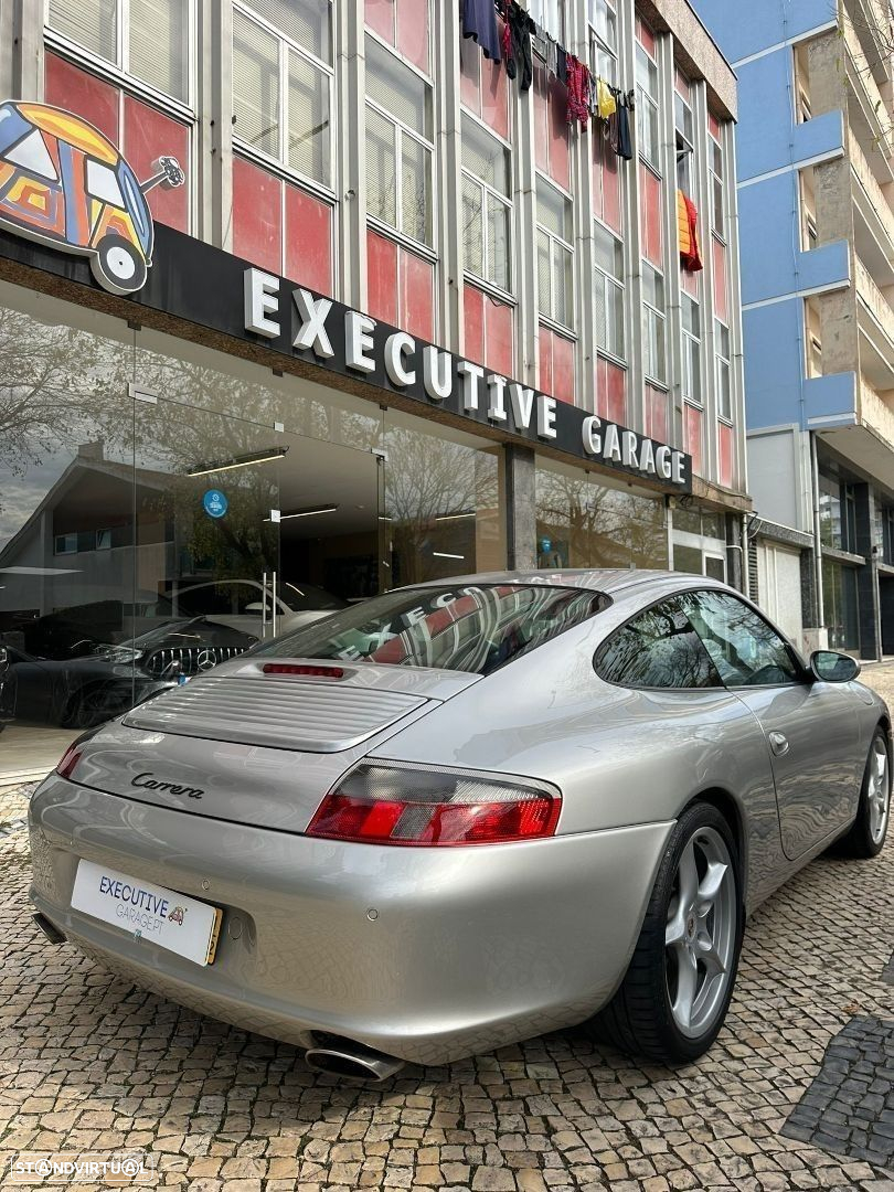 Porsche 911 (996) Carrera - 2