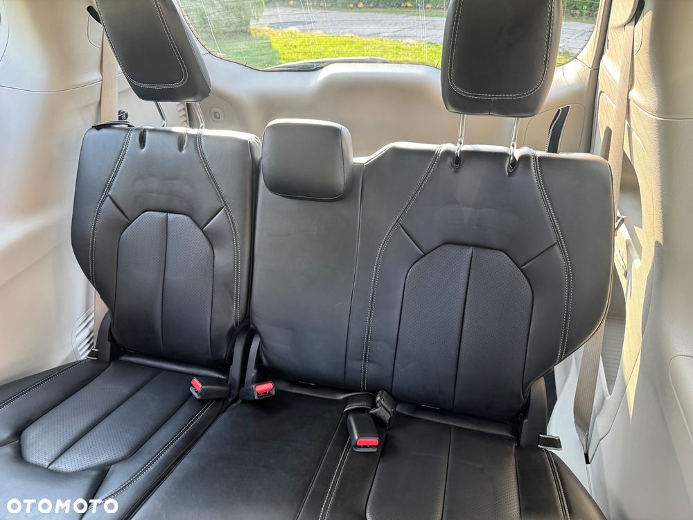 Chrysler Pacifica - 18