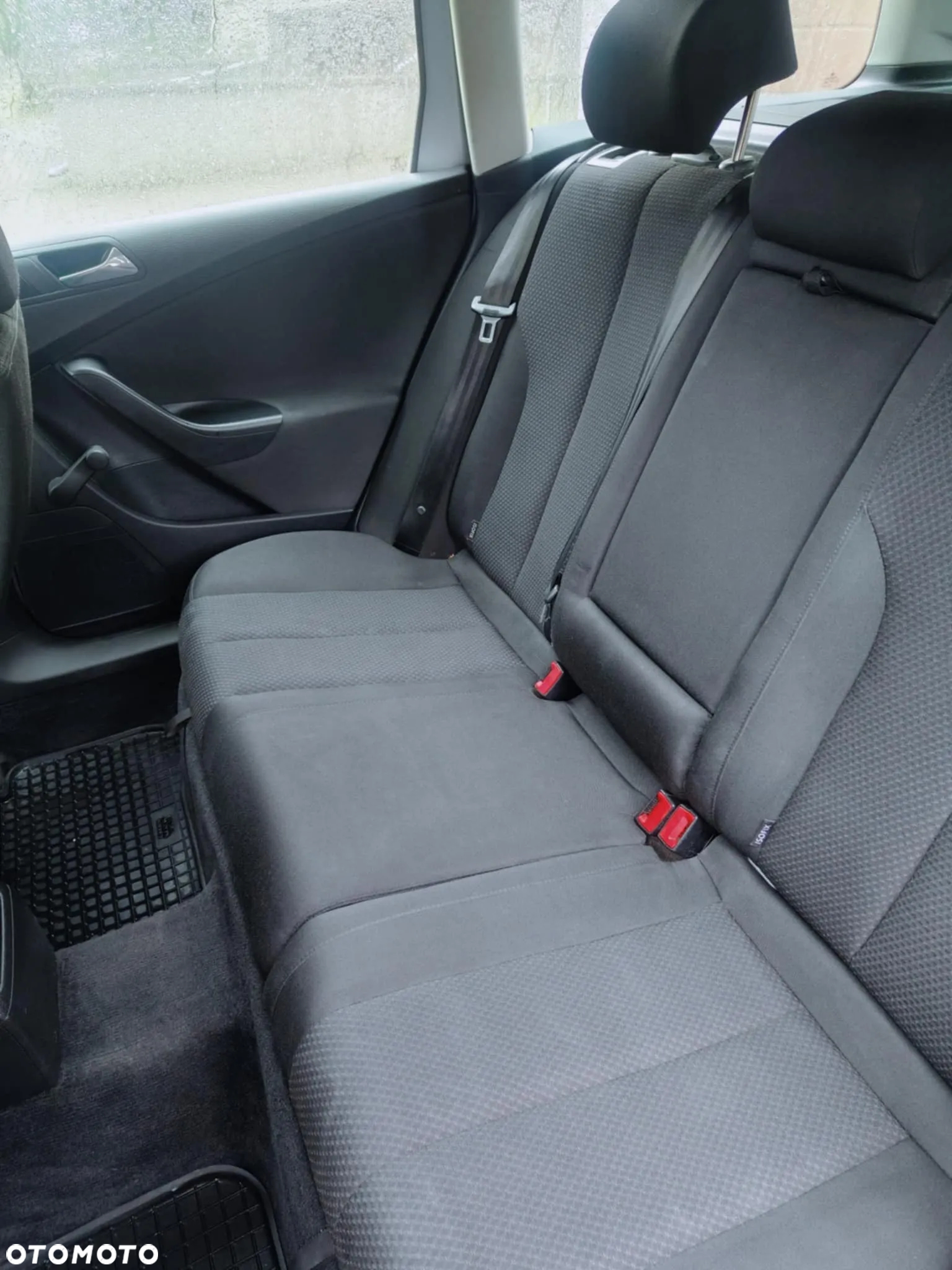 Volkswagen Passat - 11