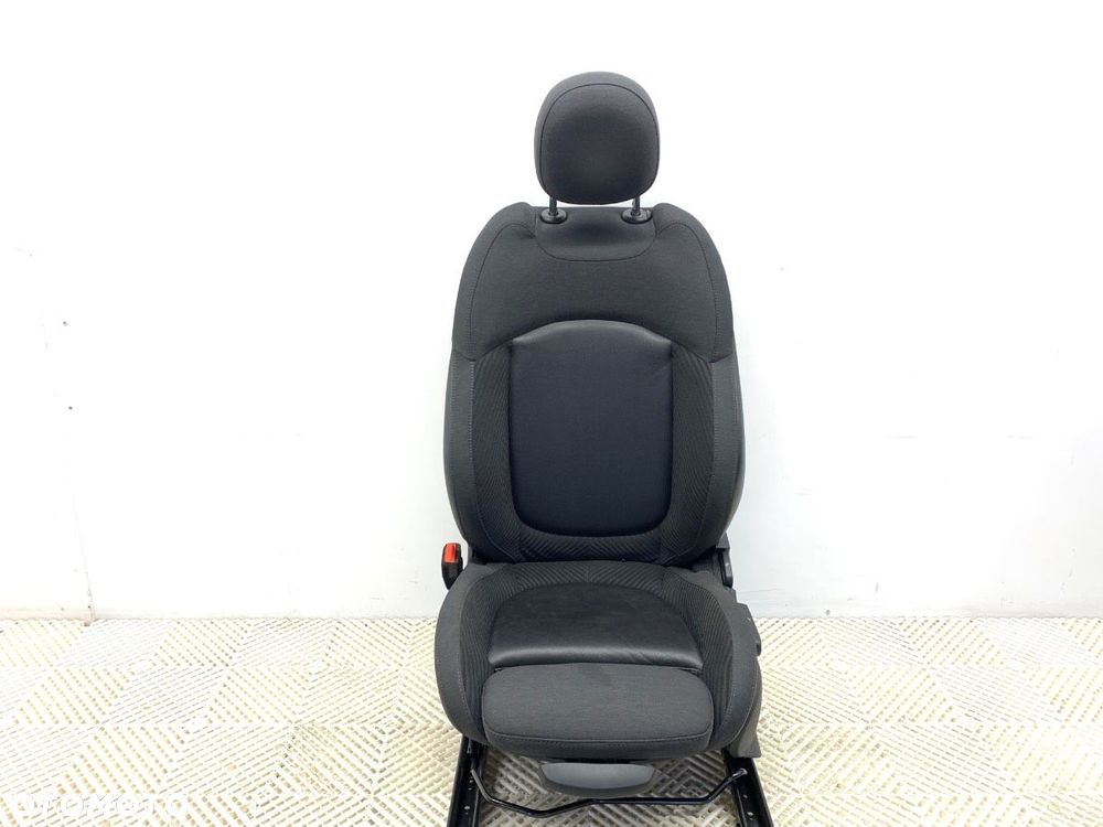 FOTEL PRAWY PRZÓD  MINI MINI CLUBMAN (F54) 2014 - 2022 Cooper 100 kW [136 KM] benzyna 2014 - 2022 - 1