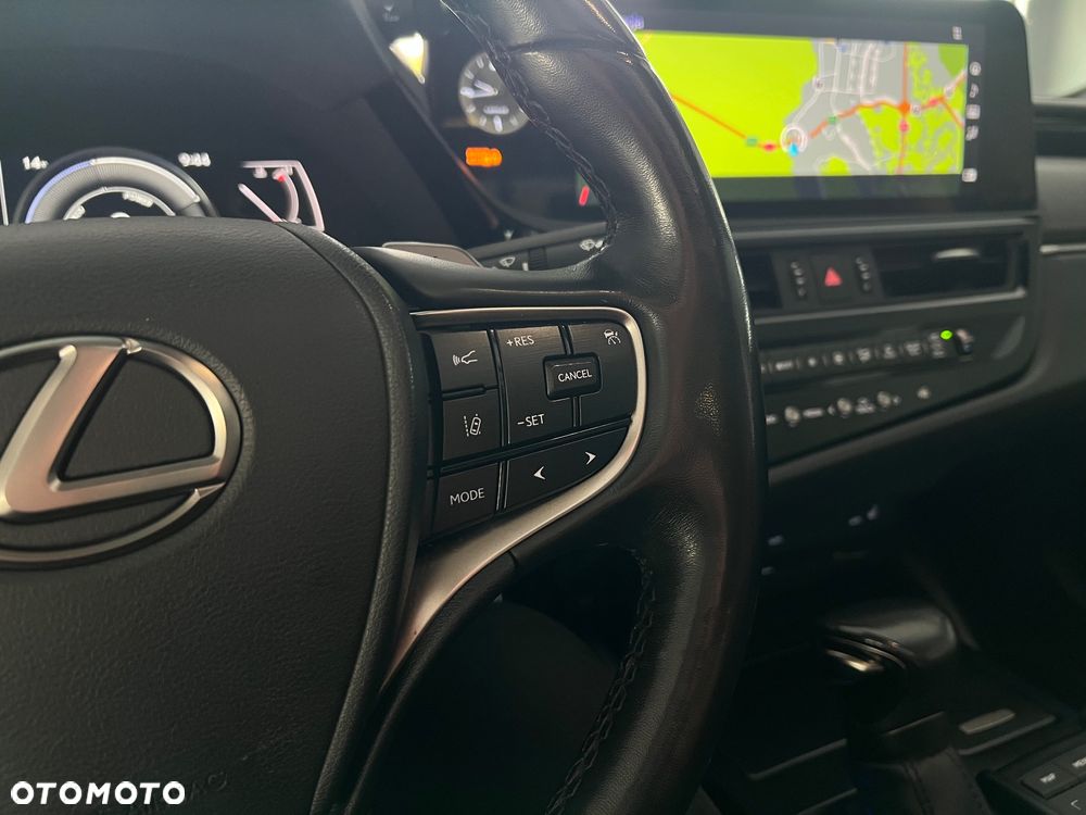 Lexus ES 300h Business Edition + - 25
