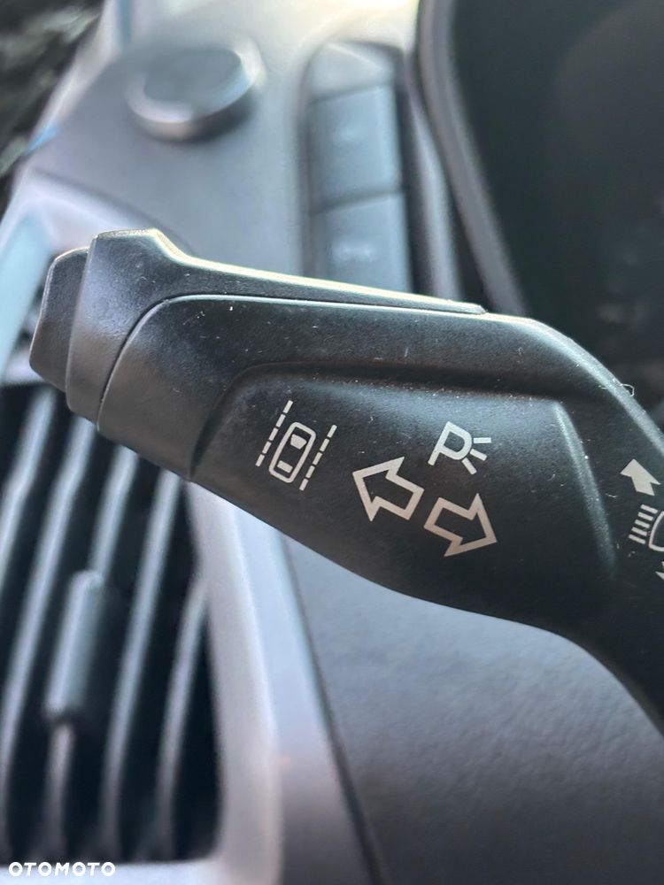 Ford Tourneo Custom - 10