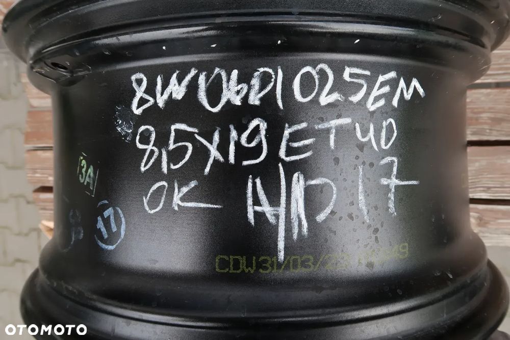 AD17 Felga Audi A4 8w0601025EM 8,5x19et40 - 6