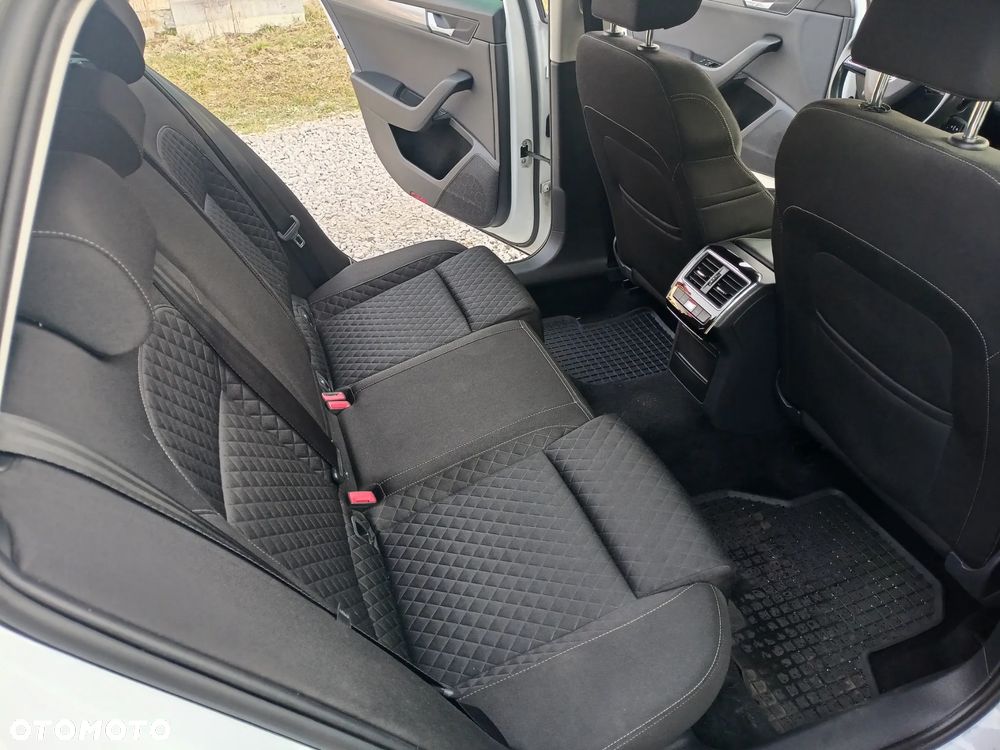 Skoda Superb 2.0 TDI Style - 28