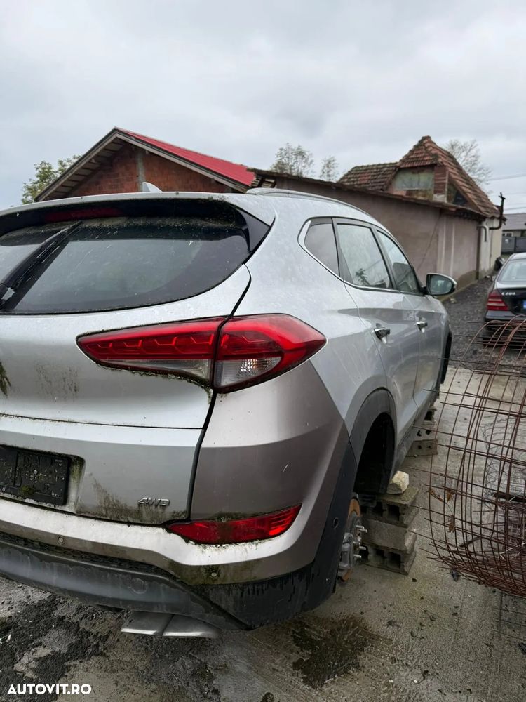 Hyundai Tucson 2.0 CRDI 4WD 6AT Luxury+ - 4