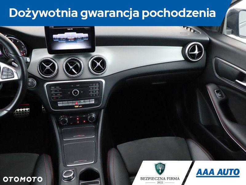 Mercedes-Benz CLA - 10