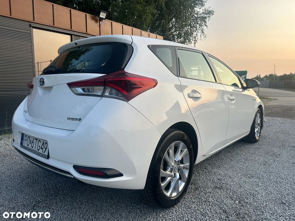 Toyota Auris Hybrid 135 Premium - 6