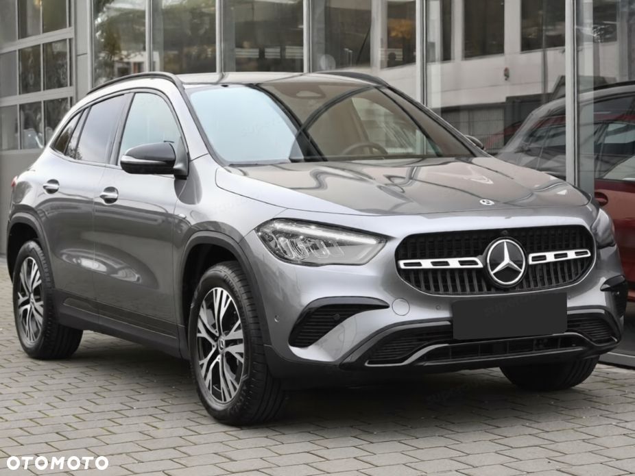 Mercedes-Benz GLA 200 Progressive - 2