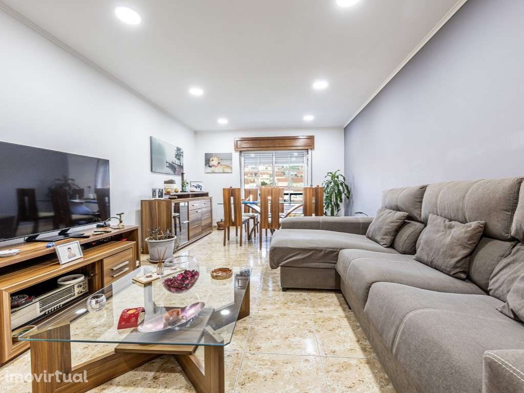 Apartamento T2 com lareira e arrecadação - Casal de Cambra - Grande imagem: 2/18