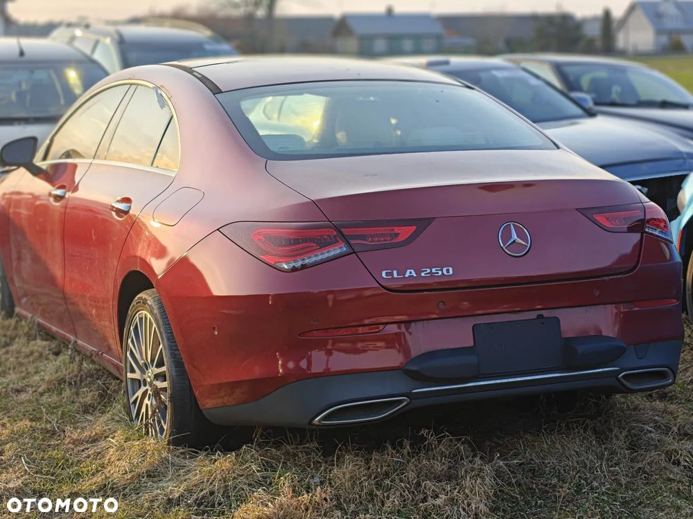 Mercedes-Benz CLA 250 Progressive 7G-DCT - 2