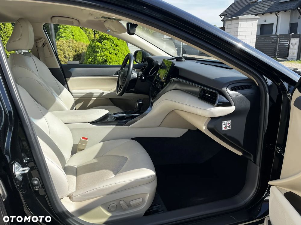 Toyota Camry 2.5 Hybrid Comfort CVT - 12