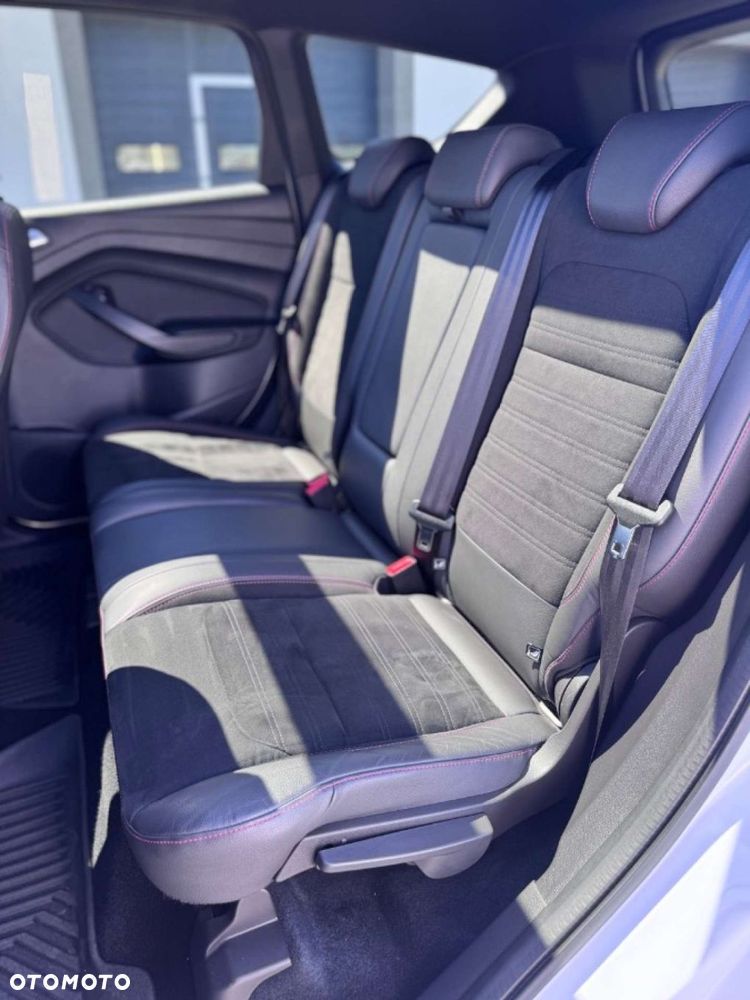 Ford Kuga - 31