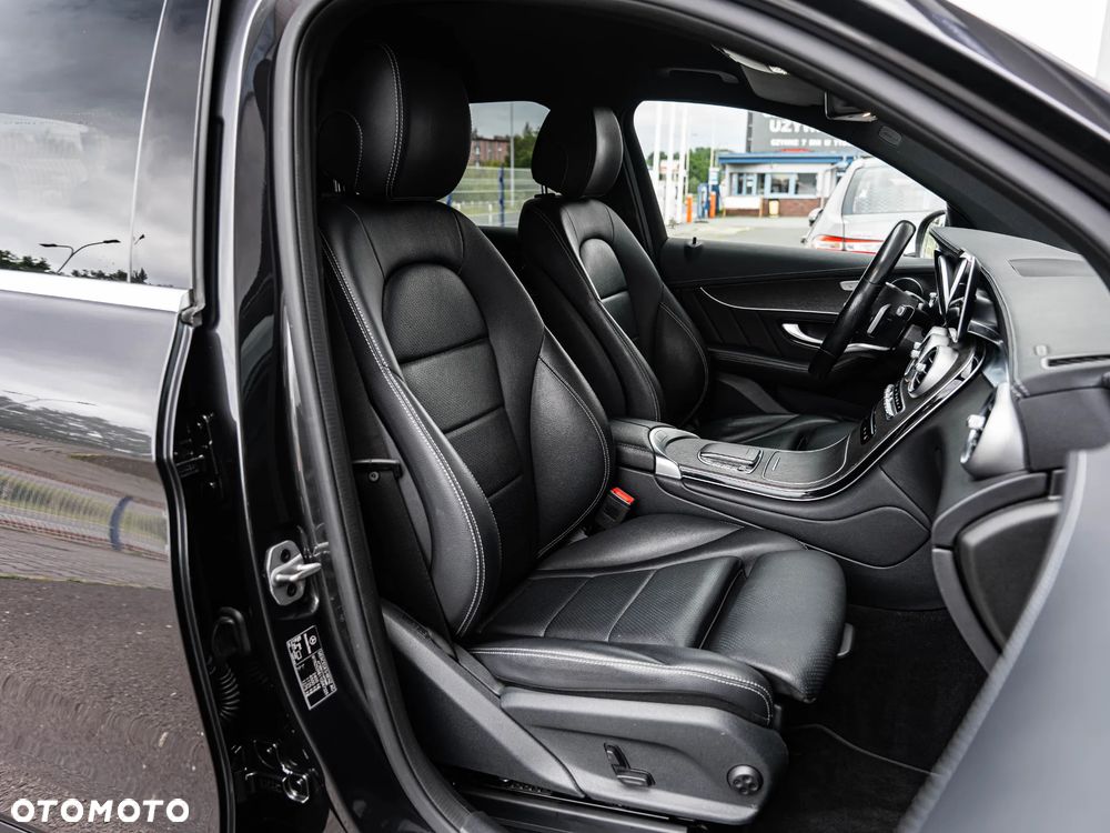 Mercedes-Benz GLC 200 4Matic 9G-TRONIC AMG Line Plus - 27