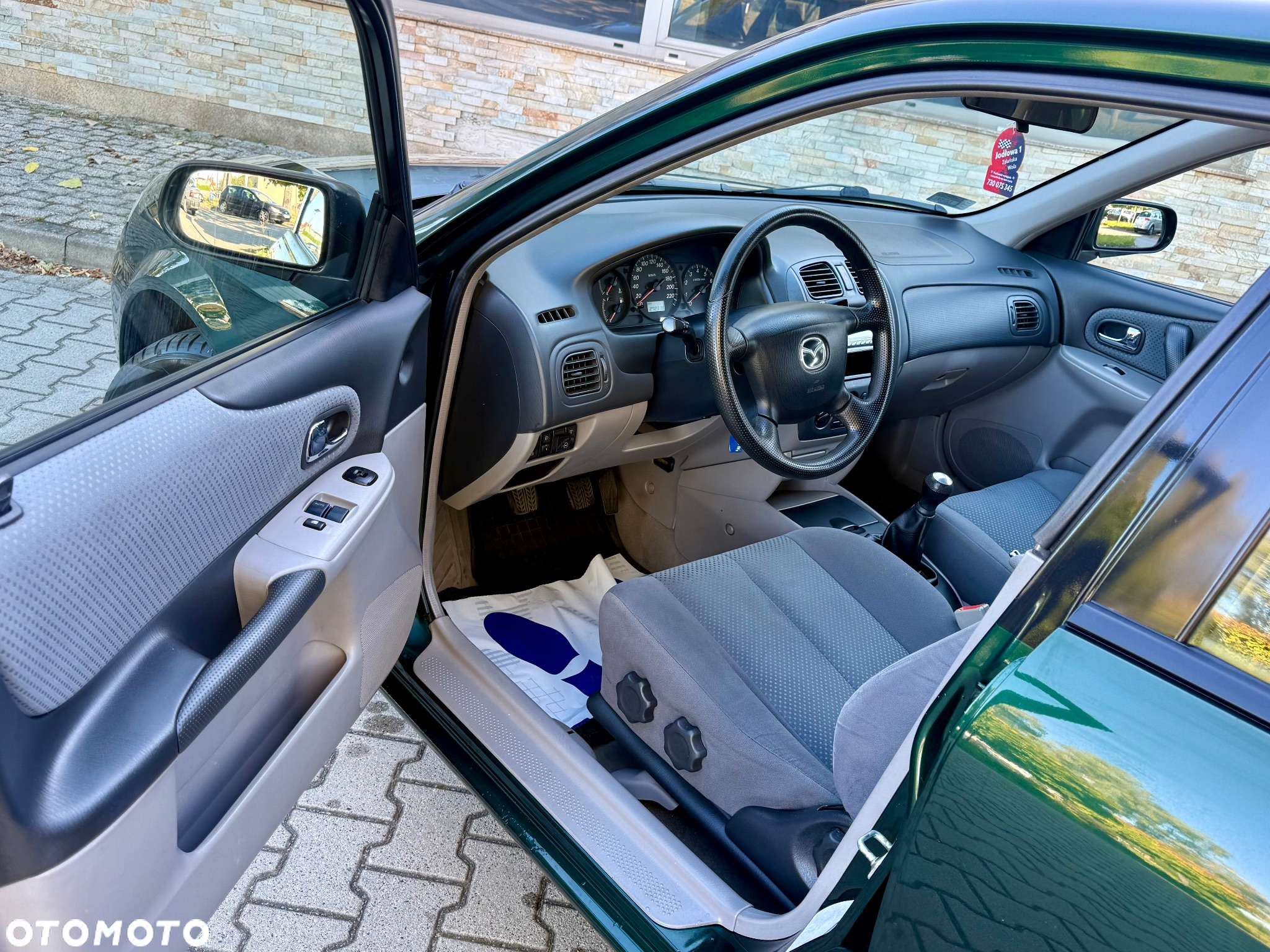 Mazda 323F 1.6 Exclusive - 10
