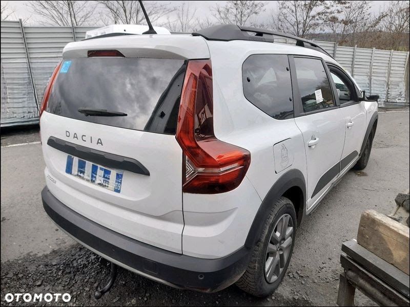 Dacia Jogger TCe 110 Essential - 3