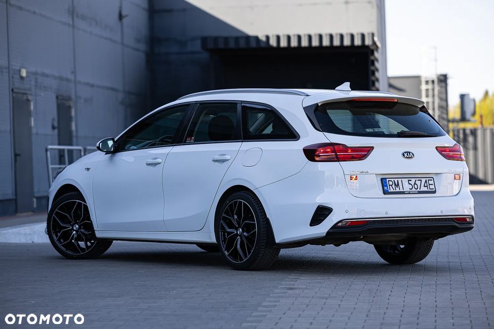 Kia Ceed 1.6 CRDi SCR GT-Line - 10