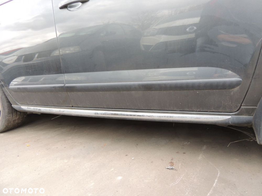 Listwa progowa lewa Peugeot 3008 '14 lift - 1
