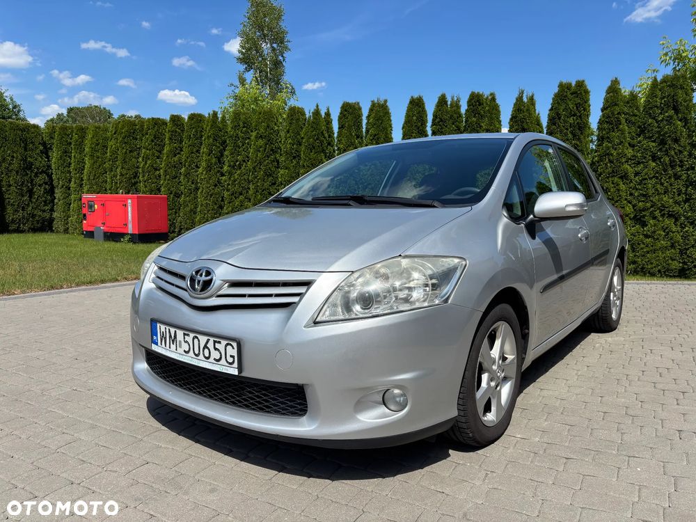Toyota Auris 2.0 D-4D Sol - 2