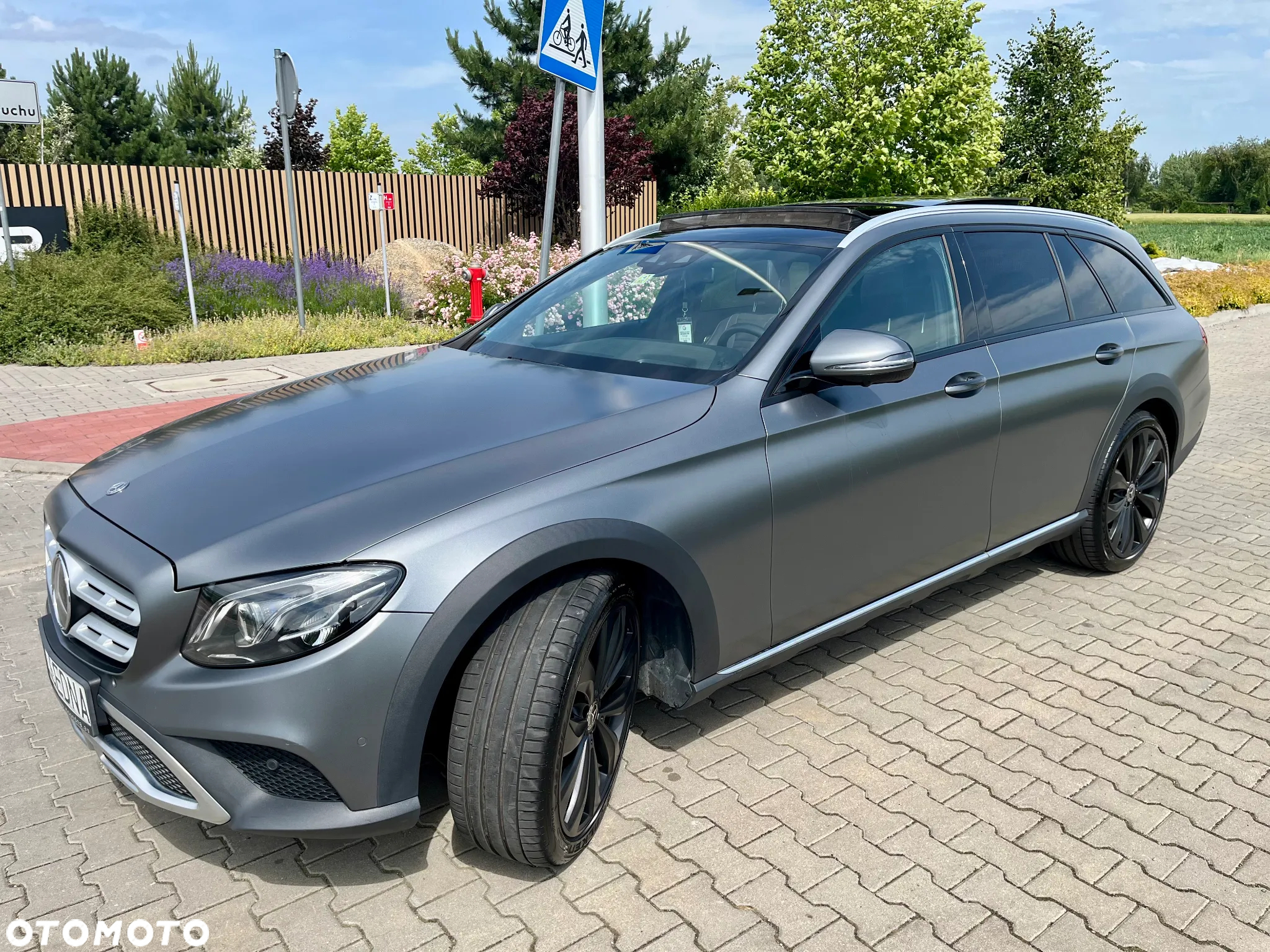 Mercedes-Benz Klasa E 220 d 4-Matic All-Terrain - 2