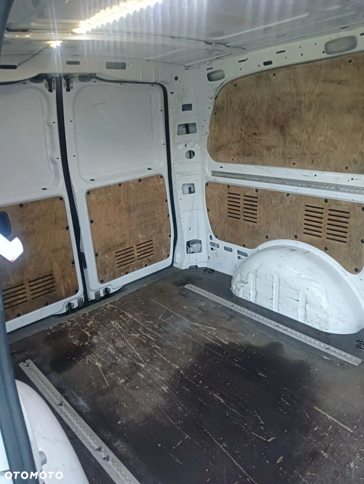 Mercedes-Benz VITO - 15