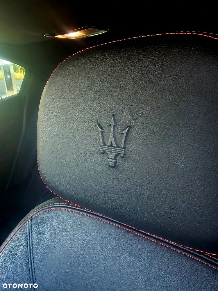 Maserati Ghibli S Modena - 10