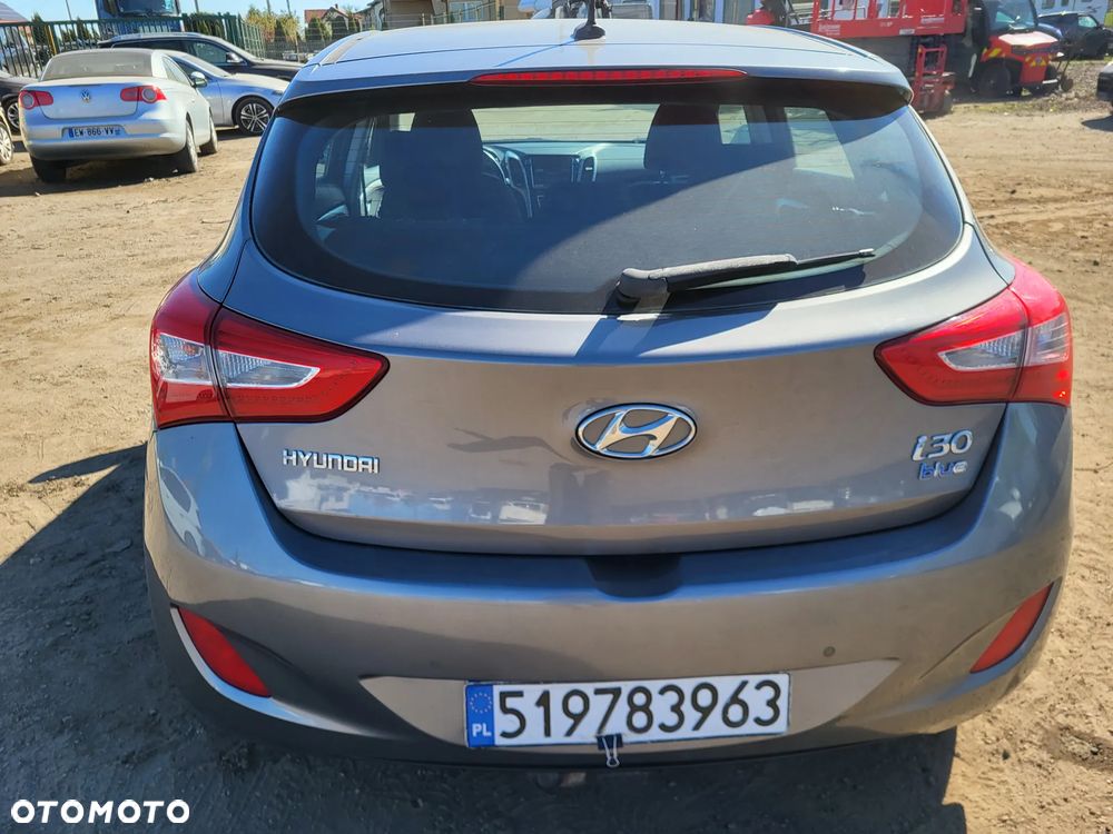 Hyundai i30 blue 1.6 CRDi Trend - 8