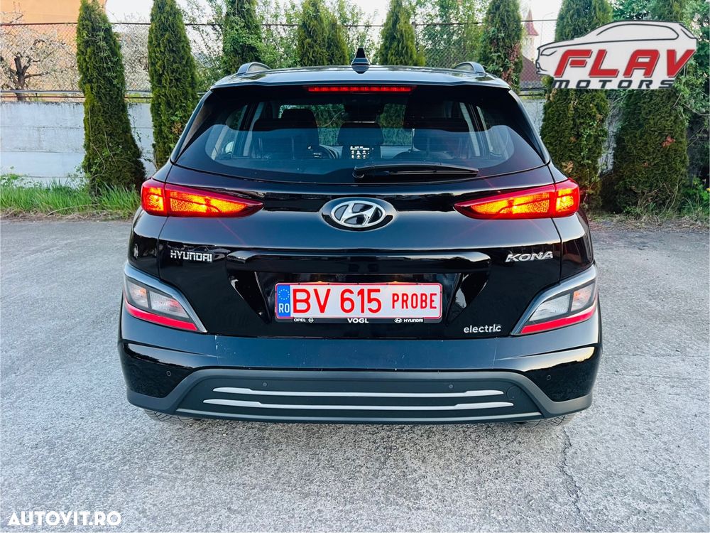 Hyundai KONA Select - 11