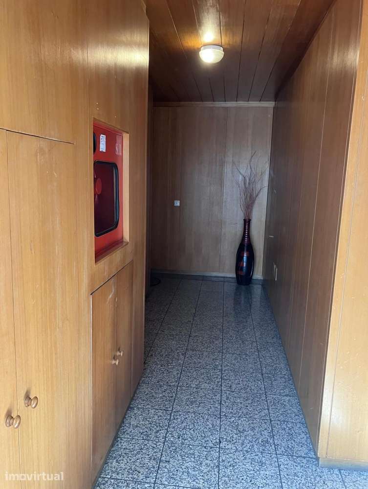 Apartamento T2 com garagem e terraço em Rio Tinto - Grande imagem: 2/32