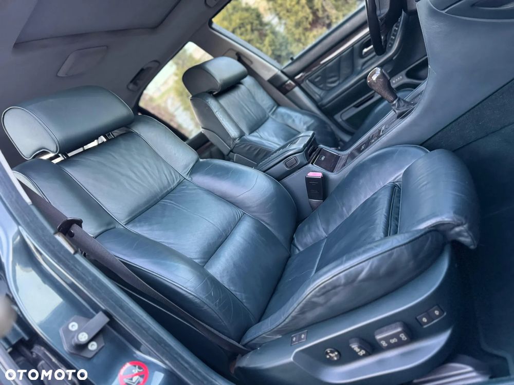 BMW Seria 7 750i - 10