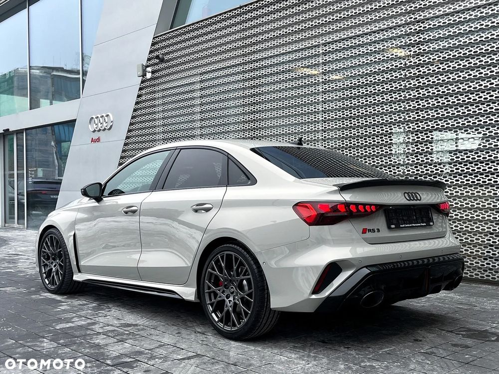 Audi RS3 Limousine - 2