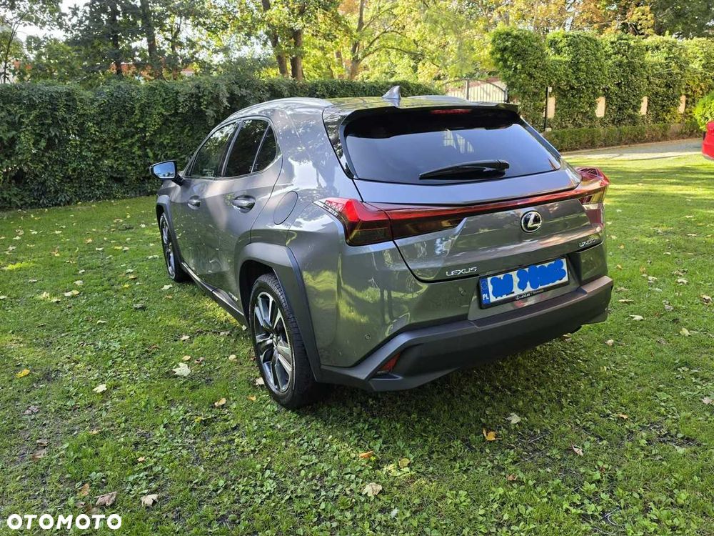 Lexus UX - 3