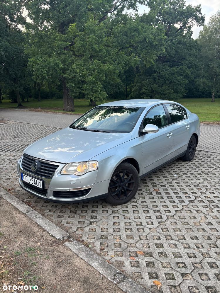 Volkswagen Passat - 2