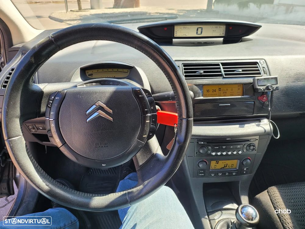 Citroën C4 1.4 16V SX - 17