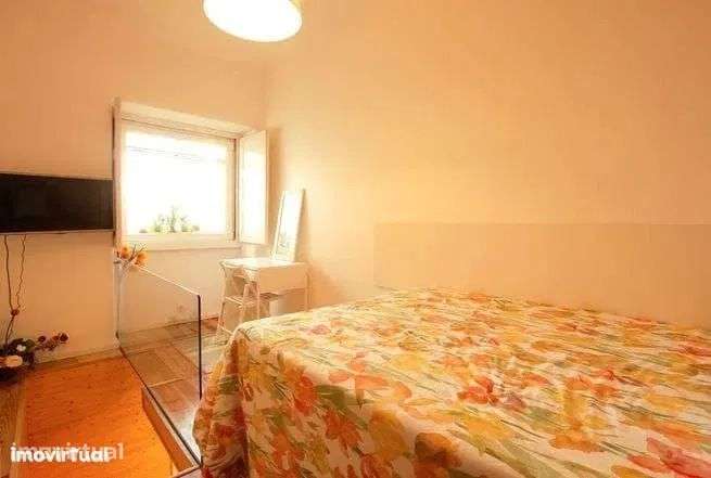 Duplex T1: Elegância e Tranquilidade em Alvalade - Grande imagem: 2/13