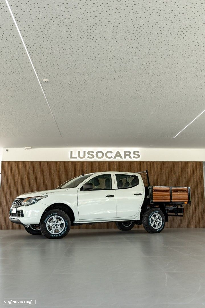Mitsubishi L200 2.4 DI-D CD Invite 4WD - 2