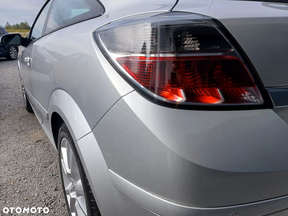 Opel Astra GTC 1.6 Sport - 20