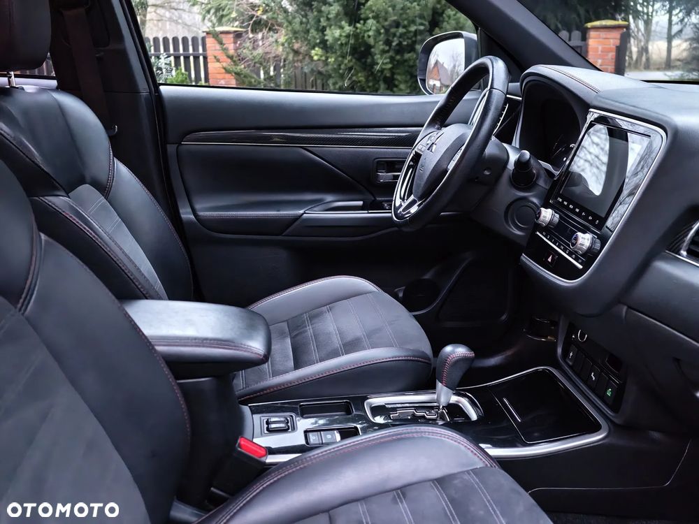 Mitsubishi Outlander 2.4 4WD CVT Intense - 9