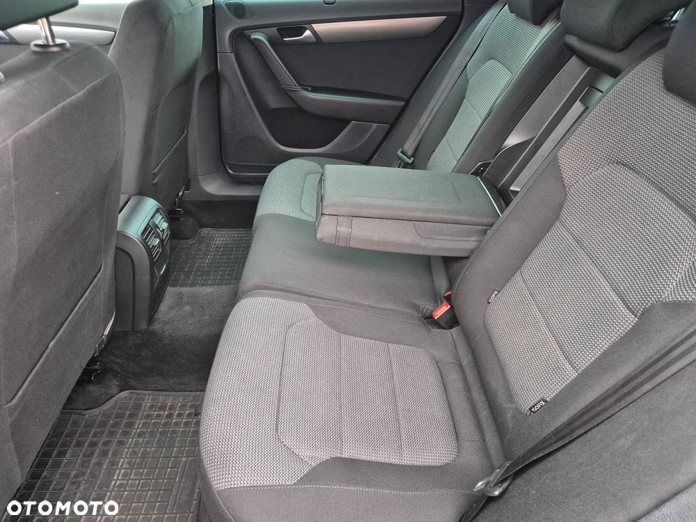 Volkswagen Passat - 18