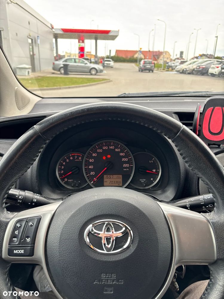 Toyota Yaris 1.0 Active - 11