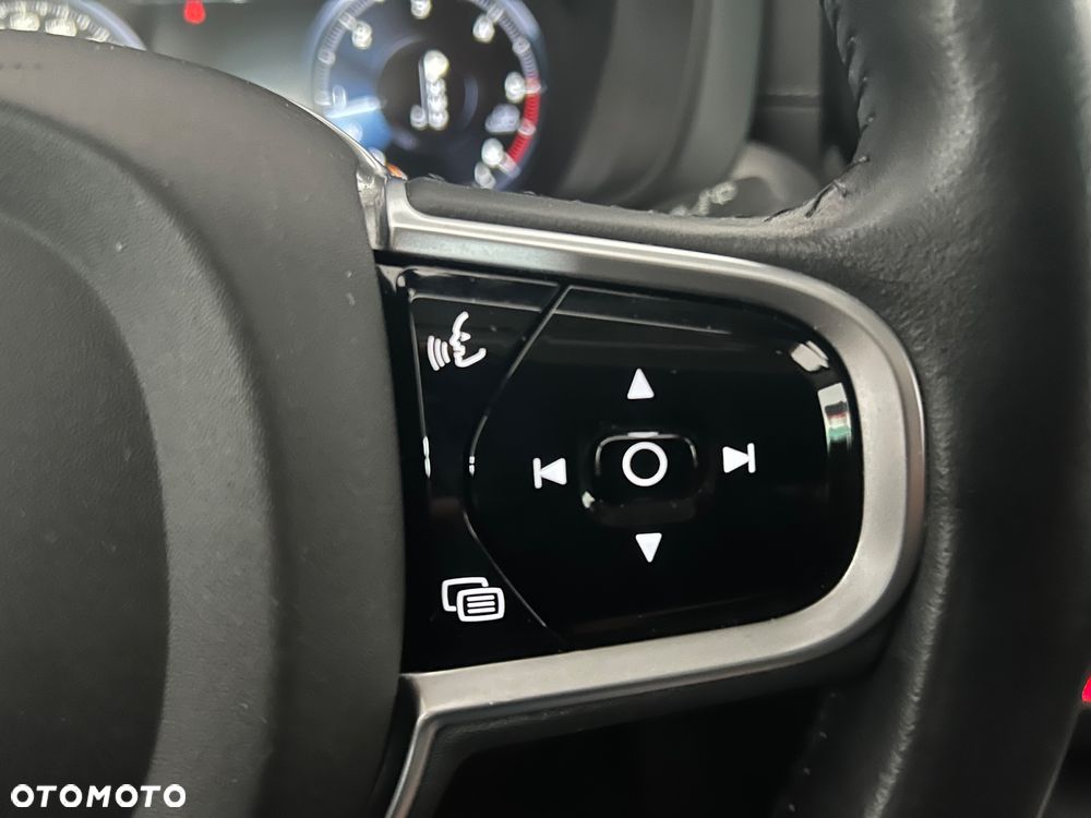 Volvo XC 60 D3 Geartronic Momentum - 37