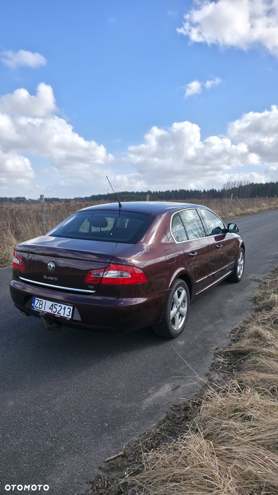 Skoda Superb 2.0 TDI Exclusive - 6