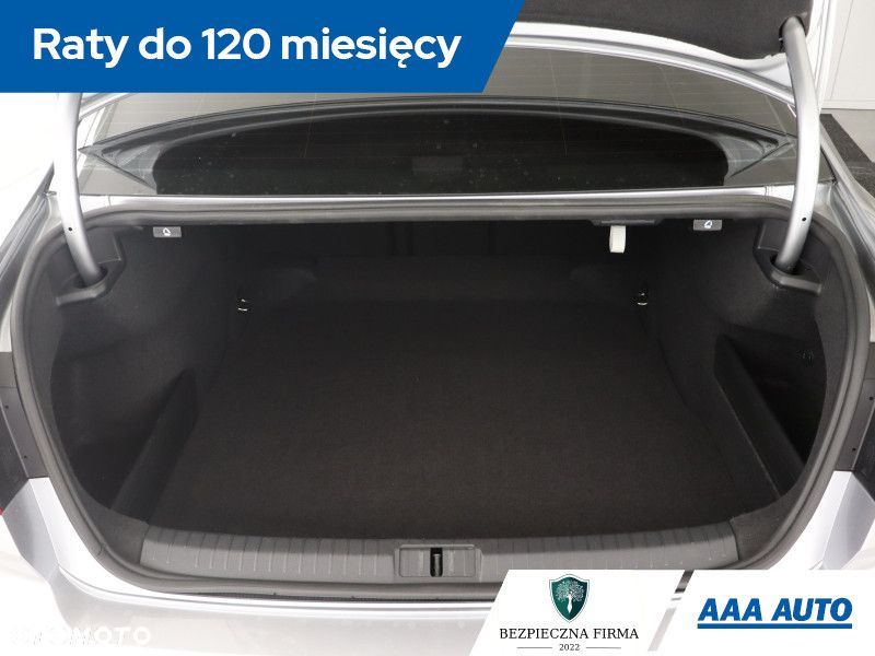 Volkswagen Passat - 16