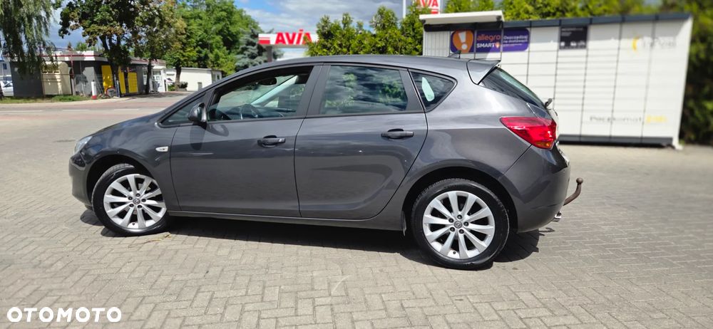 Opel Astra 1.4 Turbo 150 Jahre - 10
