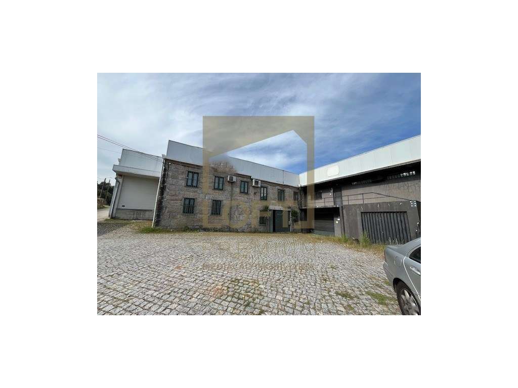 Armazém em Candoso S. Martinho - Grande imagem: 5/32
